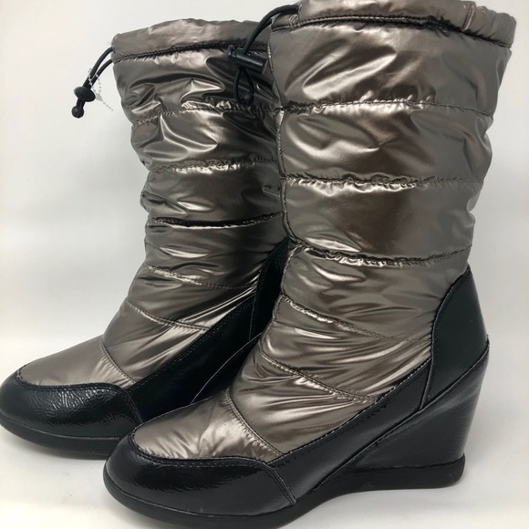 Sold! Silver Wedge Snow Boots by Cougar - Picture 1 of 8